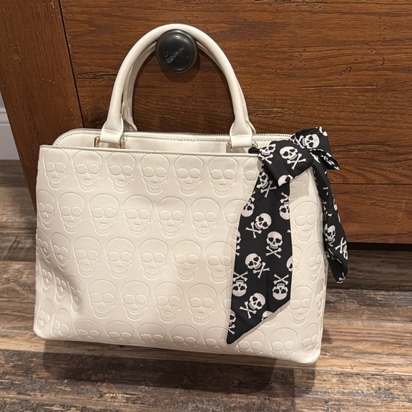 Betsey Johnson Cream Skull Embossed Handbag purse with wallet twilly - Picture 2 of 15
